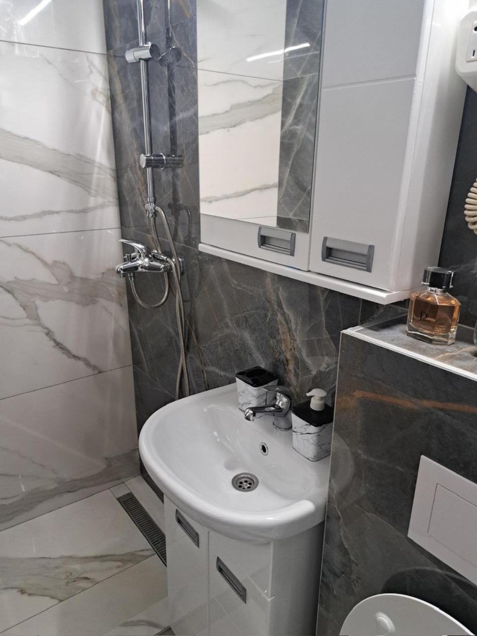 Apartman En Dusanovac Екстериор снимка