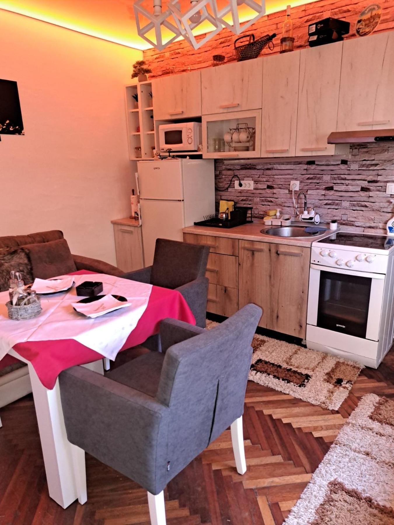 Apartman En Dusanovac Екстериор снимка